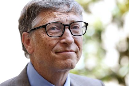 Bill Gates, co-cfounder of the Microsoft company and the Bill and Melinda Gates Foundation, leaves the Hotel Matignon after a meeting with the French Prime Minister in Paris, on June 27, 2014 (AFP Photo/Thomas Samson)