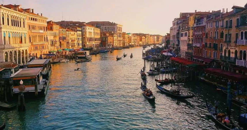 疫情大流行，威尼斯運河清澈空拍照曝光。（圖／Pixabay）