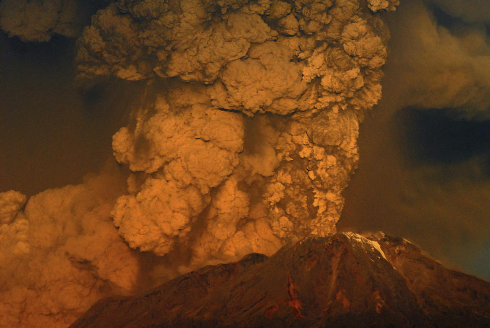 Το ηφαίστειο θεωρείται ένα από τα πιο επικίνδυνα στη Χιλή. Η τελευταία του έκρηξη έγινε πριν 42 χρόνια