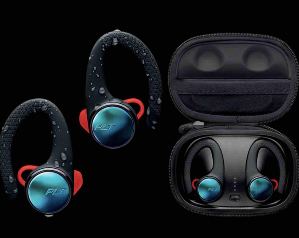 <p>Plantronics BackBeat Fit 3100 True Wireless Sports Earbuds hanno un nome molto lungo e si dedicano in modo specifico a chi vuole fare sport e ascoltare musica e/o rispondere alle chiamate senza curarsi di pioggia, sudore né urti. </p>