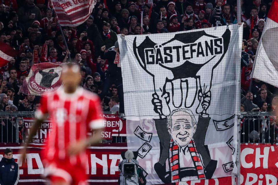 Bayerns Präsident Uli Hoeneß wurde in der eigenen Arena attackiert