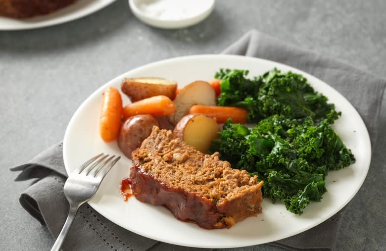 Slow Cooker Beef Meatloaf and Vegetables 