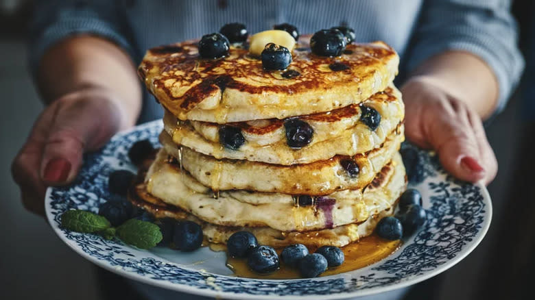 egg white pancakes blueberries