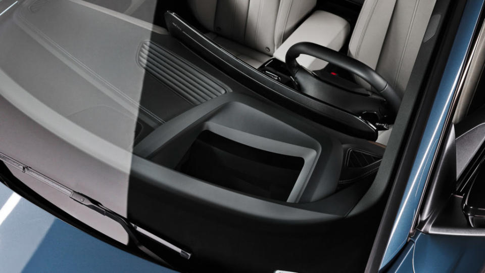 若包含AR HUD抬頭顯示器，Q6 e-tron車內最高可配備4組數位顯示面板。(圖片來源/ Audi)