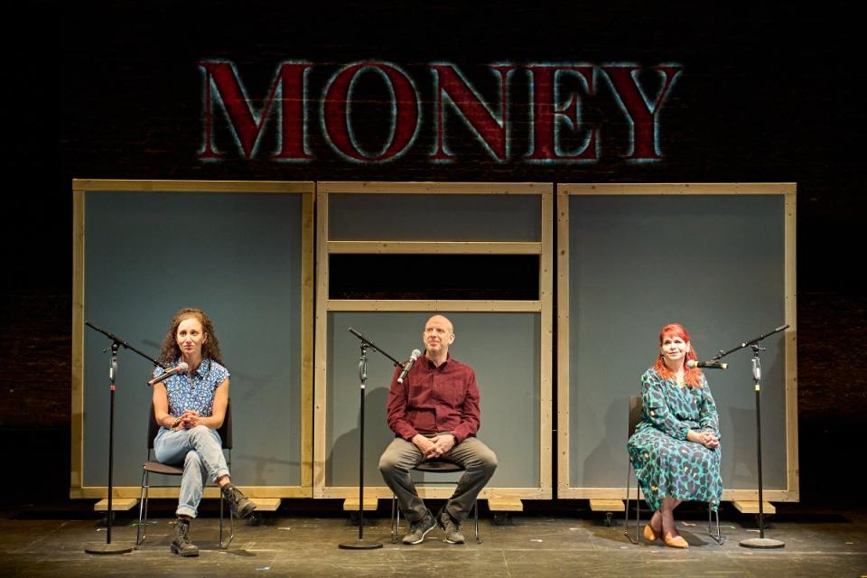 Rachel-Leah Hosker, Steve Furst and Debbie Chazen (Manuel Harlan)