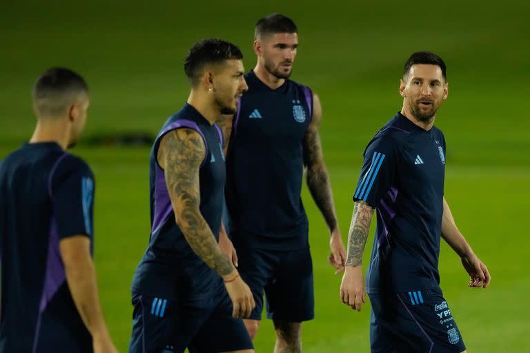 Entrenamiento de argentina en Doha, Qatar

Lionel Messi