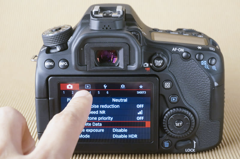 The 80D features a full touch interface, so you can easily go through menus.