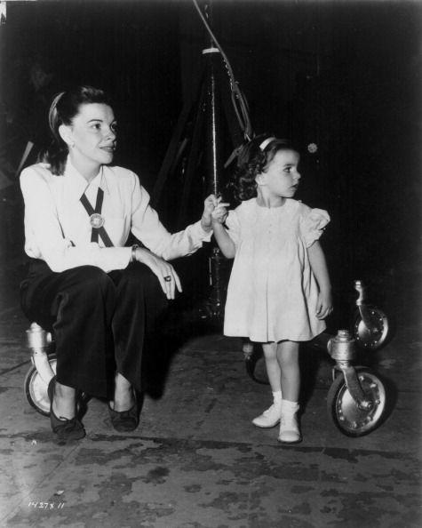 1948: Judy Garland and Liza Minnelli