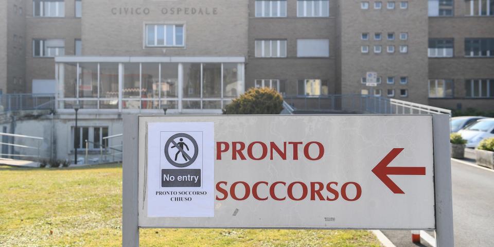 italy coronavirus hospital closed sign