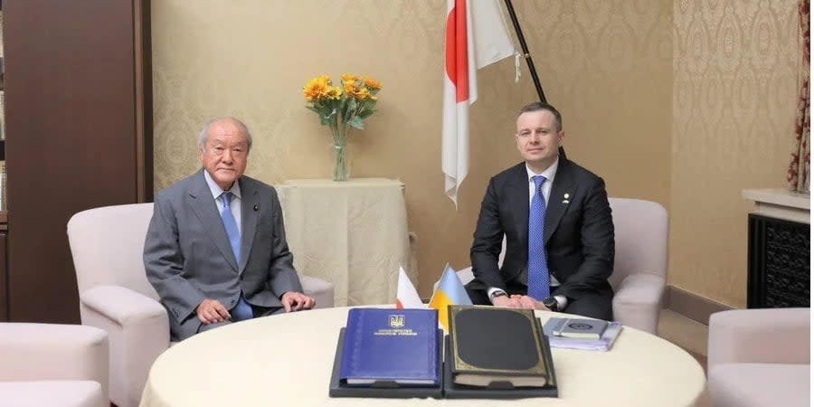 Minister of Finance of Ukraine Sergii Marchenko with Minister of Finance of Japan Shun'ichi Suzuki