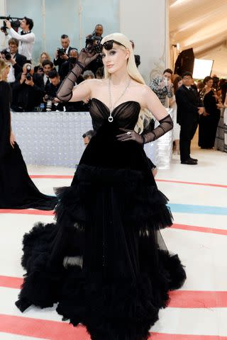 <p>Getty Images</p> Jessica Chastain makes fans do a double take in a platinum wig at the 2023 Met Gala