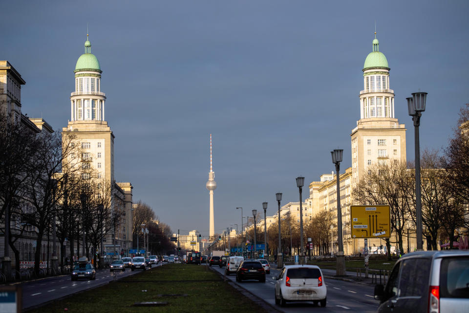 Sonniger morgen in Berlin (Bild: Christophe Gateau/dpa)