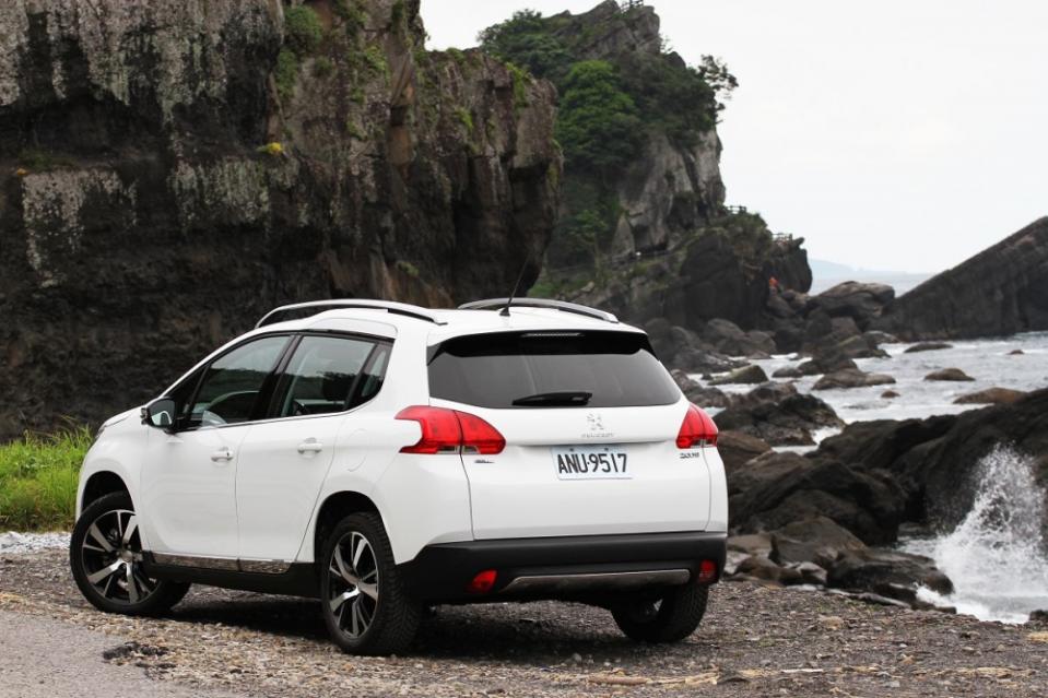 三缸渦輪搶先搭載，試駕Peugeot 2008 PureTech 1.2L Grip Control