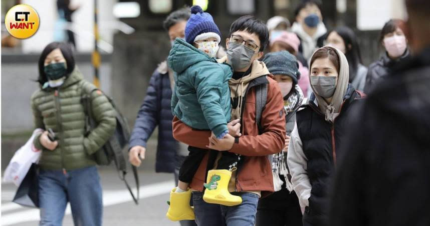 中央氣象局發布低溫特報。（示意圖／侯世駿攝）