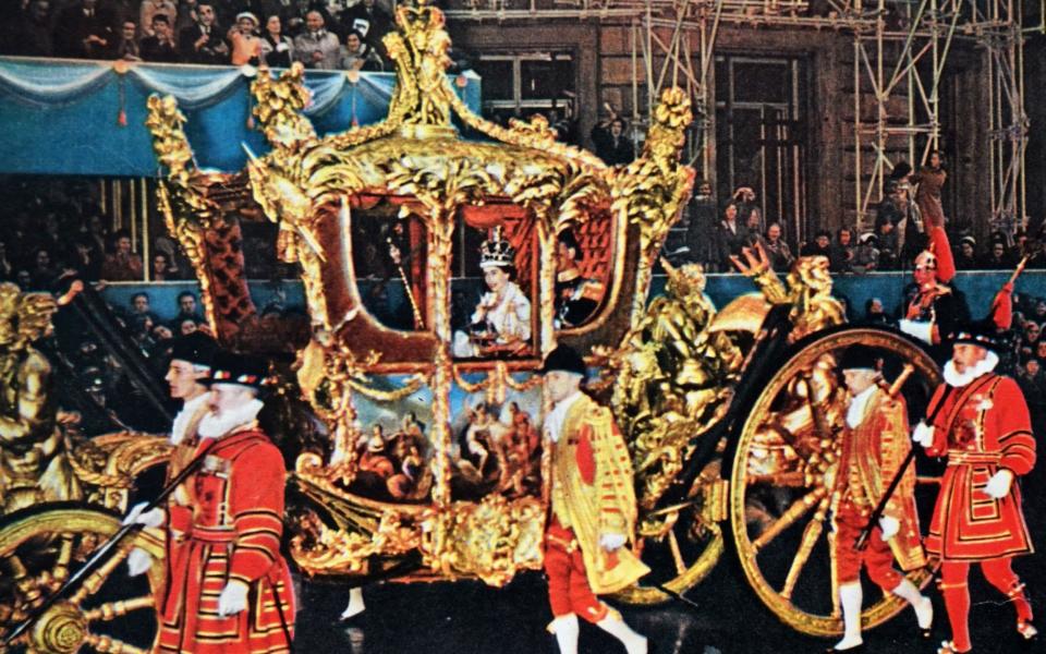 Queen Elizabeth II in the Gold State Coach during her coronation processions in 1953 - Universal History Archive/Universal Images Group Editorial