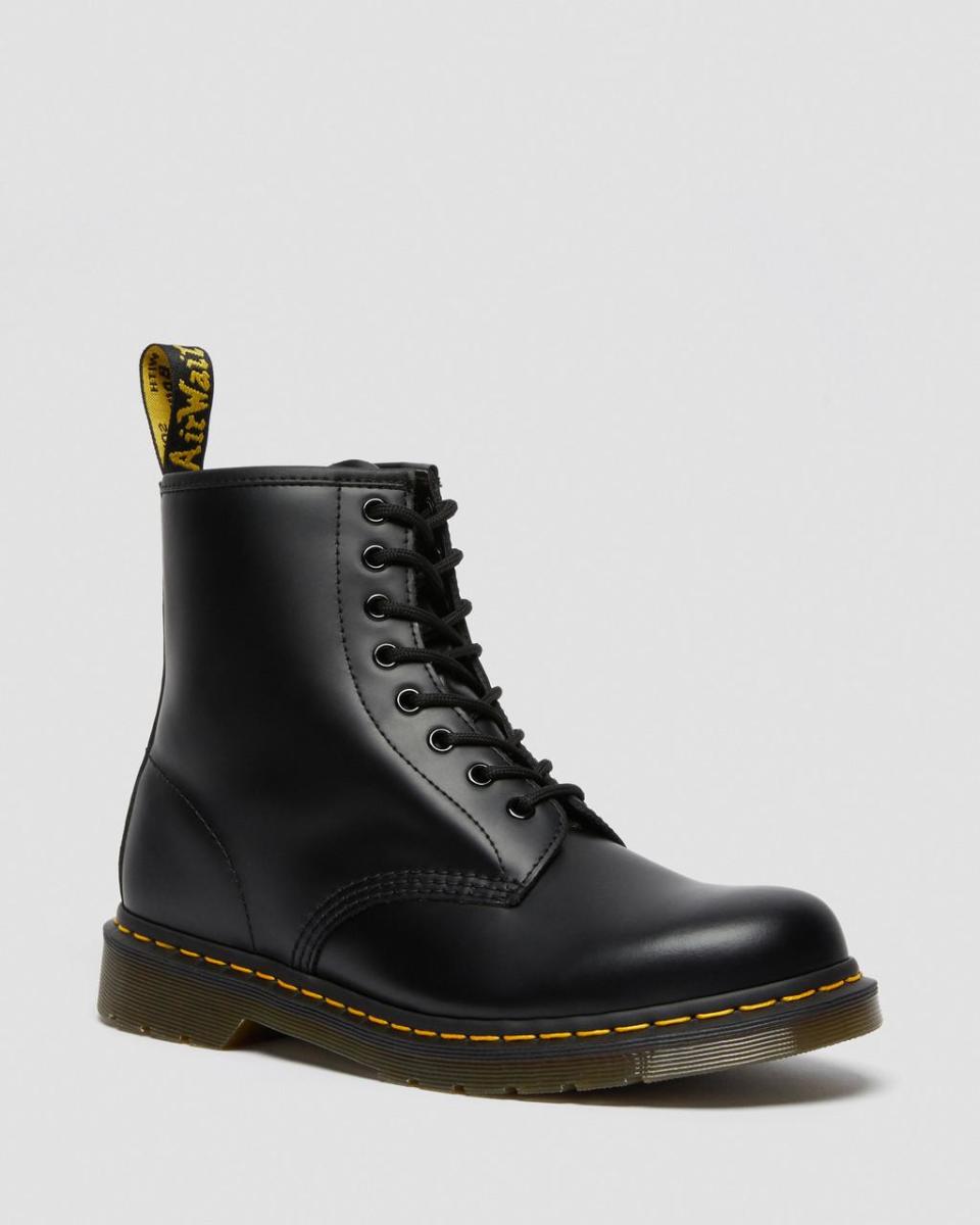 <p><a href="https://go.redirectingat.com?id=74968X1596630&url=https%3A%2F%2Fwww.drmartens.com%2Fus%2Fen%2F1460-smooth-leather-lace-up-boots-black%2Fp%2F11822006&sref=https%3A%2F%2Fwww.cosmopolitan.com%2Flifestyle%2Fg46276403%2Fbest-boots-for-wide-feet%2F" rel="nofollow noopener" target="_blank" data-ylk="slk:Shop Now;elm:context_link;itc:0;sec:content-canvas" class="link ">Shop Now</a></p><p>1460 Smooth Leather Lace Up Boots</p><p>drmartens.com</p><p>$170.00</p>