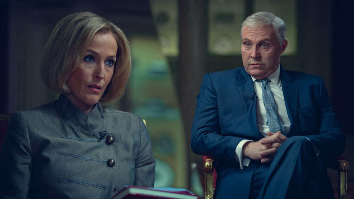 Gillian Anderson et Rufus Sewell jouent la journaliste de la BBC Emily Maitlis et le prince Andrew dans « Scoop ».