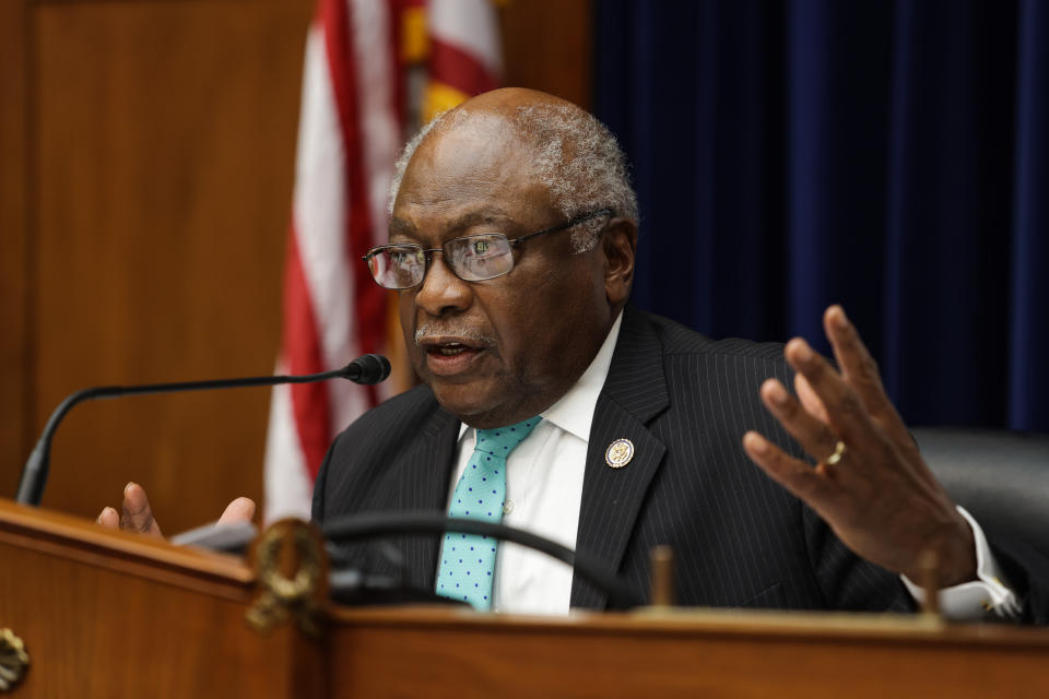 Rep. James Clyburn (D-SC) and the House Select Subcommittee on the Coronavirus Crisis wrote a report that warned battleground states face the risk of serious problems. (Graeme Jennings/AFP via Getty Images)