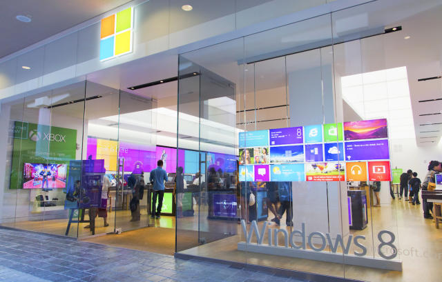 Microsoft to close retail stores