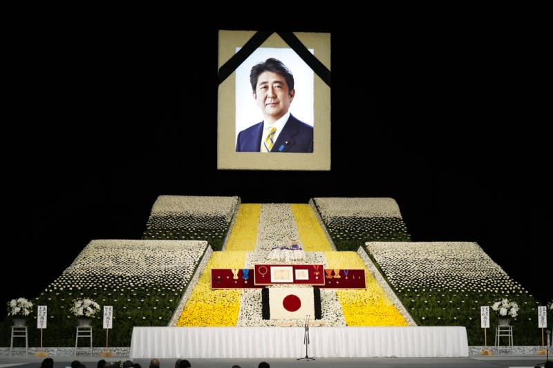 2022年9日27日，日本政府在日本武道館為安倍晉三舉行國葬。（美聯社）