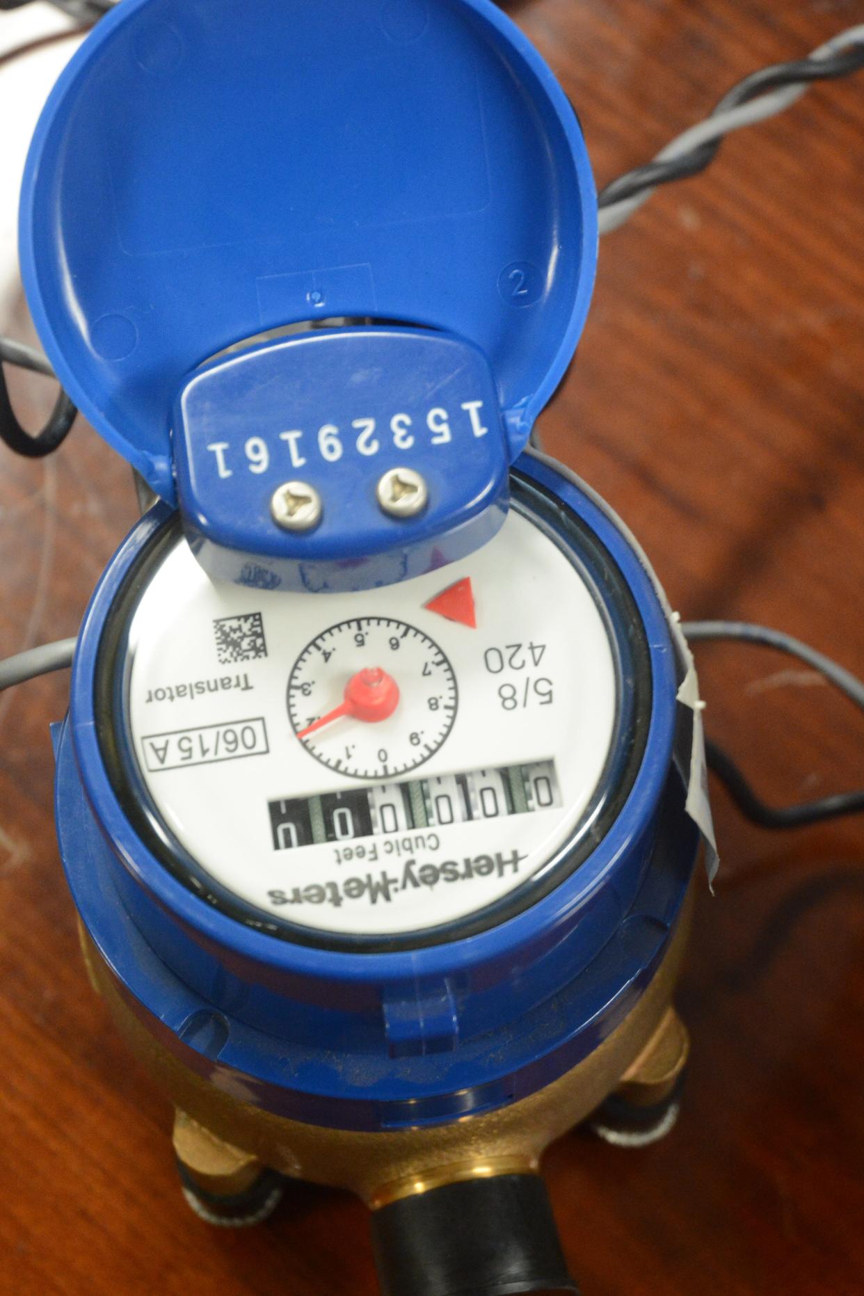 Mueller Systems' Hersey Meters were installed in Jackson during the city's largest-ever contract with Siemens. It was later revealed the batteries in the communications interface of the new smart meters was less than reliable as promised. The city successfully sued Siemens over the contract.