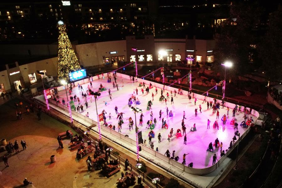 Pista de patinaje de hielo regresa a Viejas Outlet en San Diego este noviembre