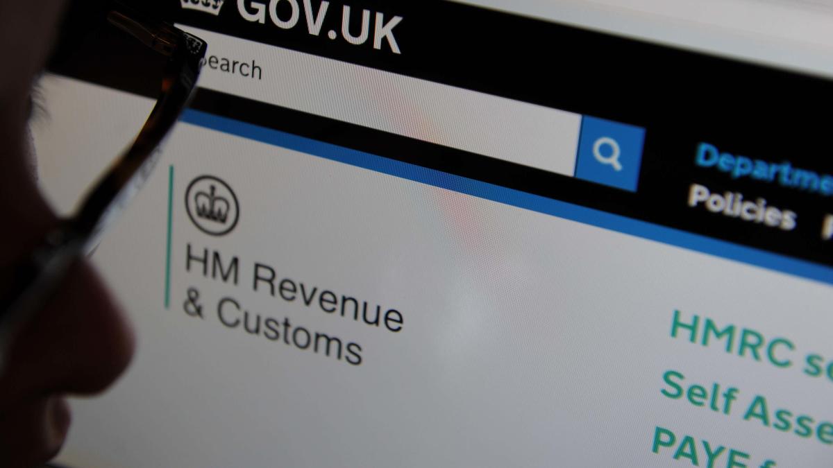 Noel Günü’nde HMRC’ye iade edilmek için 3.275 kişi başvurdu