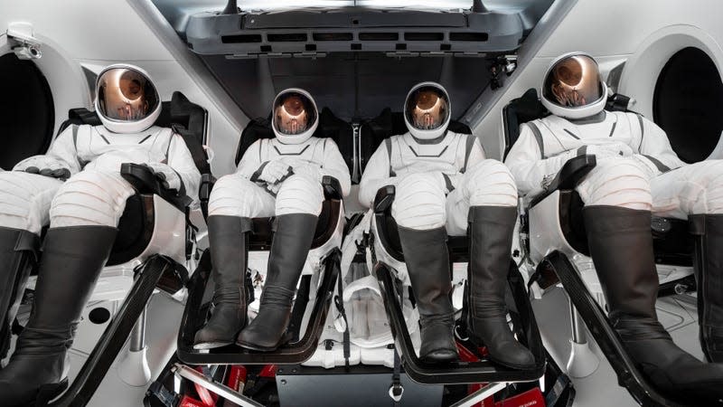 A view of the astronauts inside SpaceX’s Crew Dragon. - Photo: Polaris Program