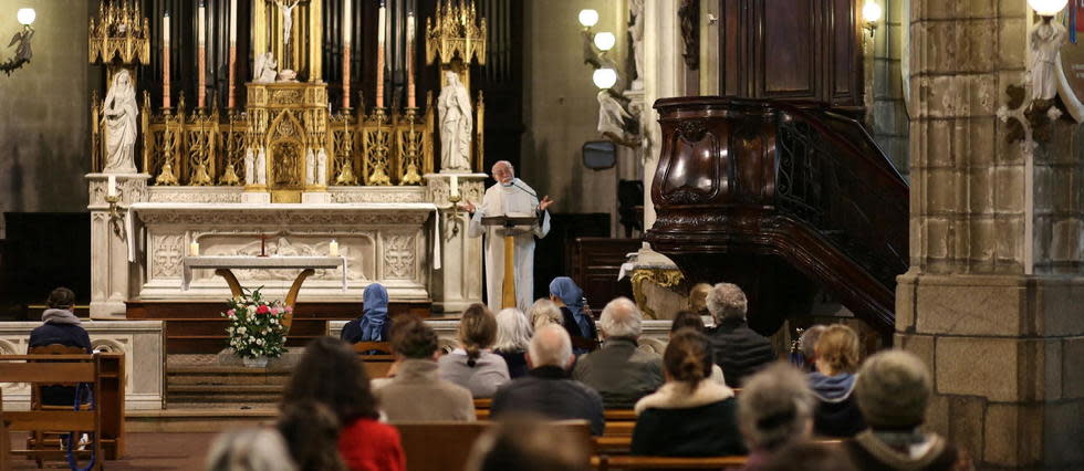 Avant l'allocution présidentielle, les différents cultes s'étaient mis d'accord sur un protocole sanitaire en vue d'une reprise des offices religieux.
