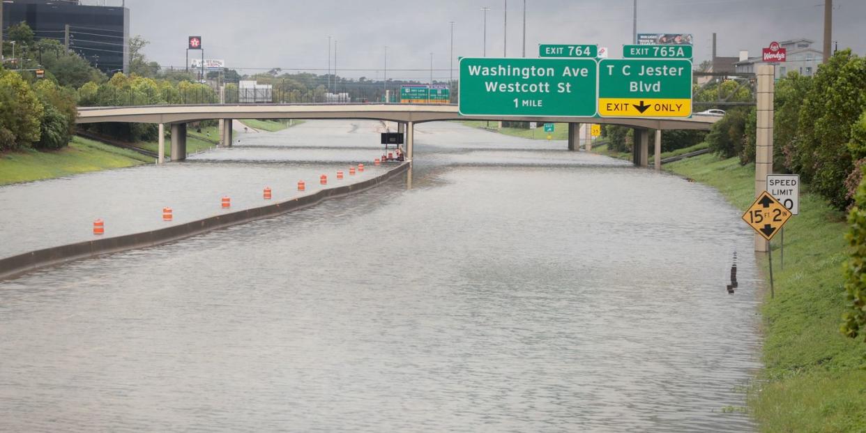 Infrastructure, Water resources, Waterway, Channel, Watercourse, Bank, Signage, Bridge, Sign, Thoroughfare, 