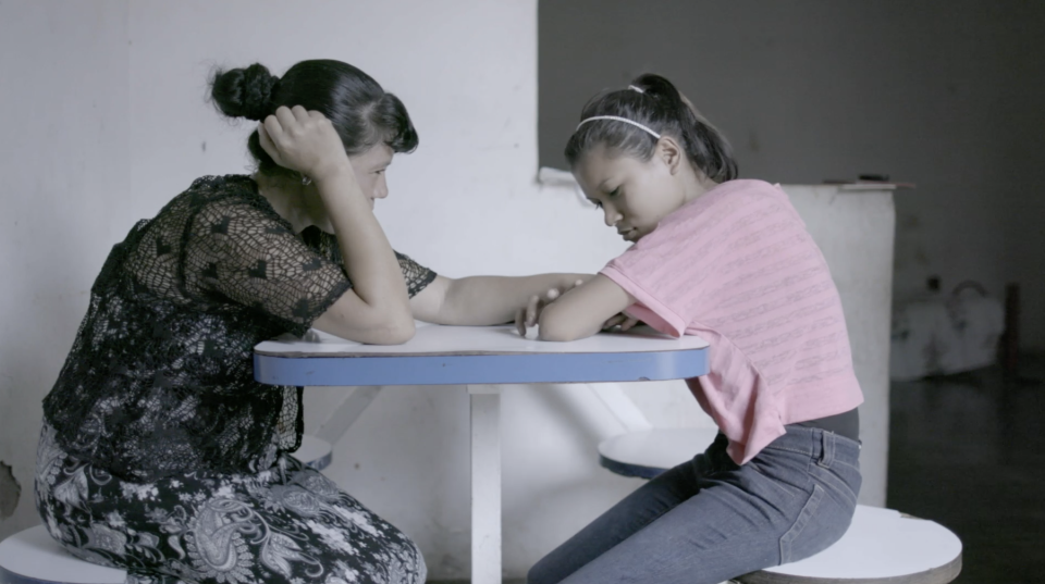 In "Towards the North," viewers get an intimate look into the daily battles of asylum seekers from Central America through the eyes of Nelly and her daughter, Joseline.