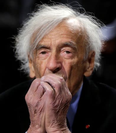 Nobel Peace Laureate Elie Wiesel is seen before participating in a roundtable discussion on "The Meaning of Never Again: Guarding Against a Nuclear Iran" on Capitol Hill in Washington, U.S. on March 2, 2015. REUTERS/Gary Cameron/File Photo