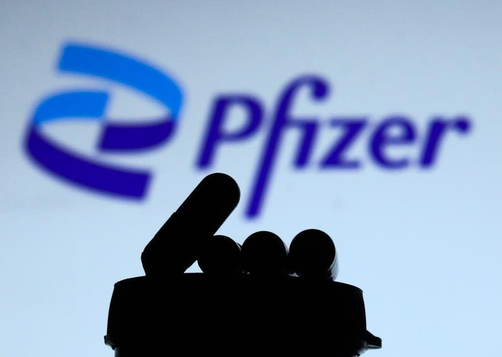 Pfizer dépensera 120 millions de dollars dans son usine de Kalamazoo pour augmenter la production de l'ingrédient actif de Paxlovid.