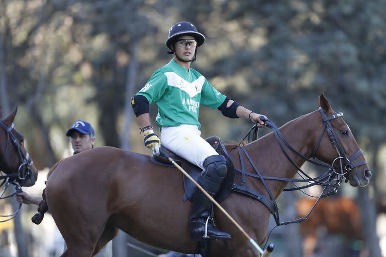 Lucas Monteverde (n.) tiene 17 años y viene pidiendo pista en el alto handicap; su equipo, El Overo Z7 UAE, llegó ampliamente a la final por la Copa Cámara de Diputados en Pilar.