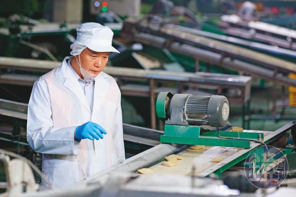 謝奇峯學機械出身，故能與台大江文章教授合作，開發機器自製人造肉。