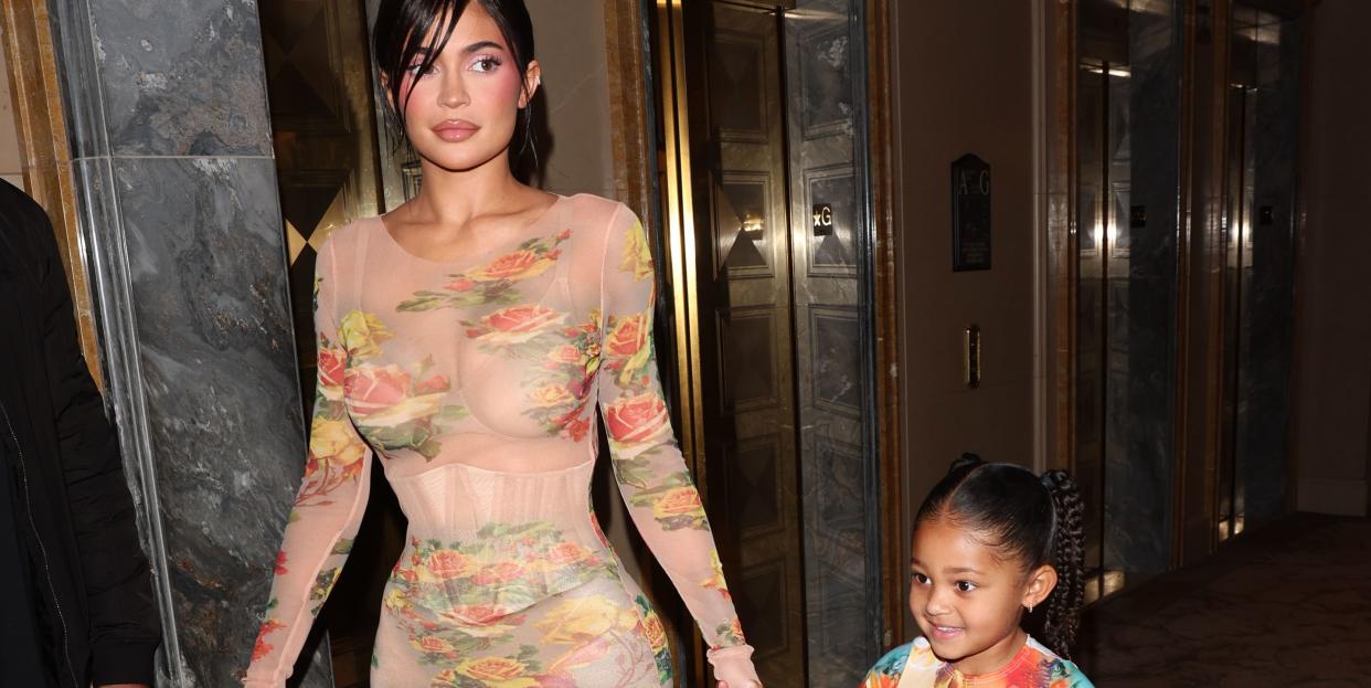 kylie jenner fans surprised by her gift to stormi