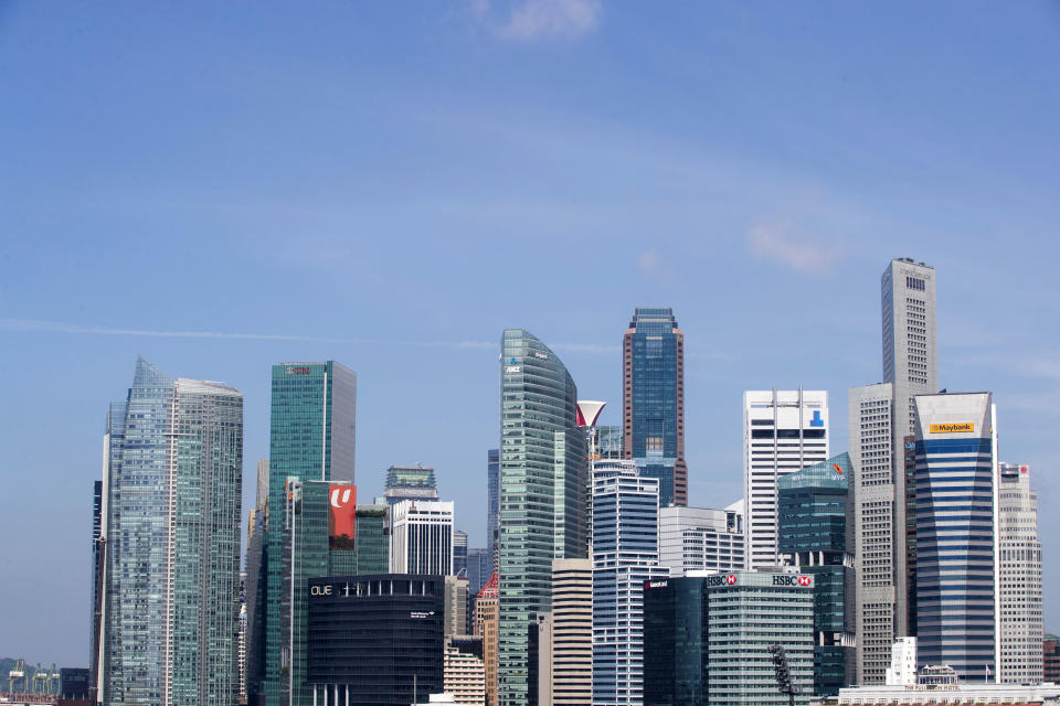 Singapore’s central business district. Asia’s two rival financial centers, Hong Kong and Singapore, are competing for London’s financial business. (Photo: Getty Images/Bloomberg)