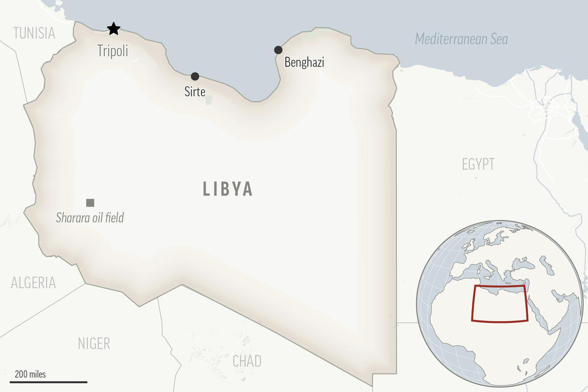Die libysche Küstenwache kollidiert mit einem Boot mit etwa 50 Migranten.  Viele Menschen an Bord werden über Bord geworfen
