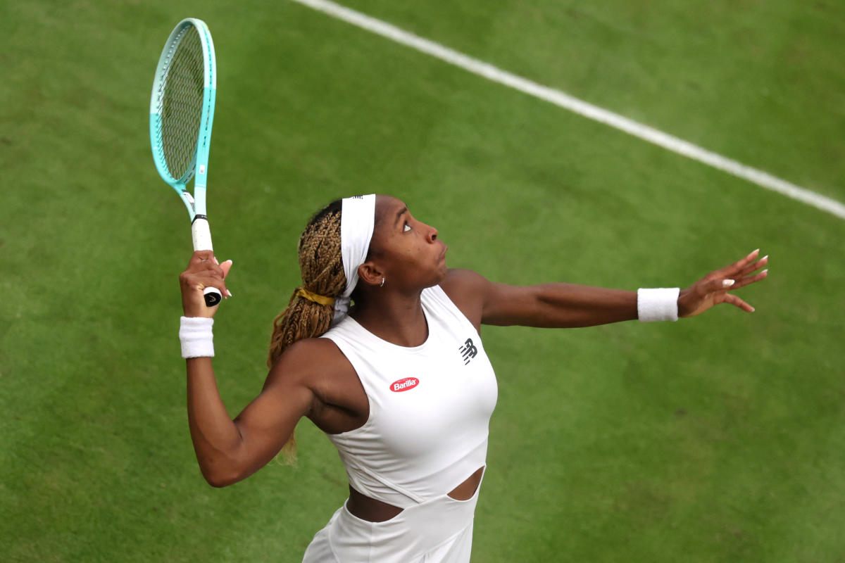 Coco Gauff easily defeats Sonay Kartal at Wimbledon in three sets