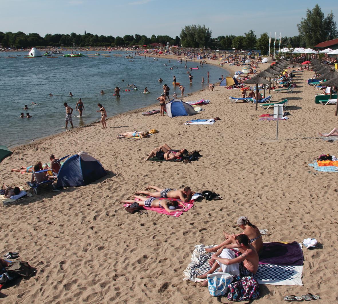 Men Shouting Allahu Akbar Abused Bathers At German Nudist Beach image