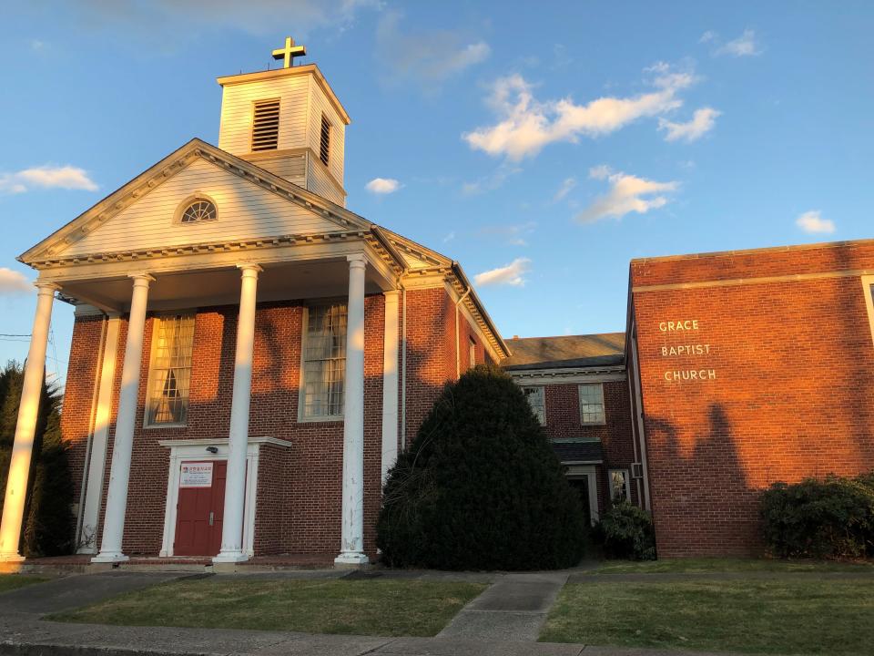 The former Grace Baptist Church in Nanuet remains the subject of an RLUIPA-based lawsuit against Clarkstown and CUPON-Nanuet after opposition to a yeshiva buying gthe property for a girls' school
Photo by Nancy Cutler