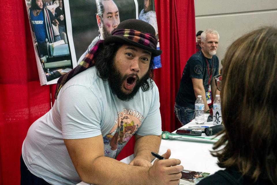 Actor Cooper Andrews (the beloved character Jerry on The Walking Dead) posed for photos and signed autographs during Louisville SuperCon. 12/1/18