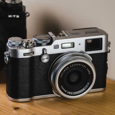 You can mark down 2019 as the year that mirrorless cameras vaulted to the topof photographers' wish lists