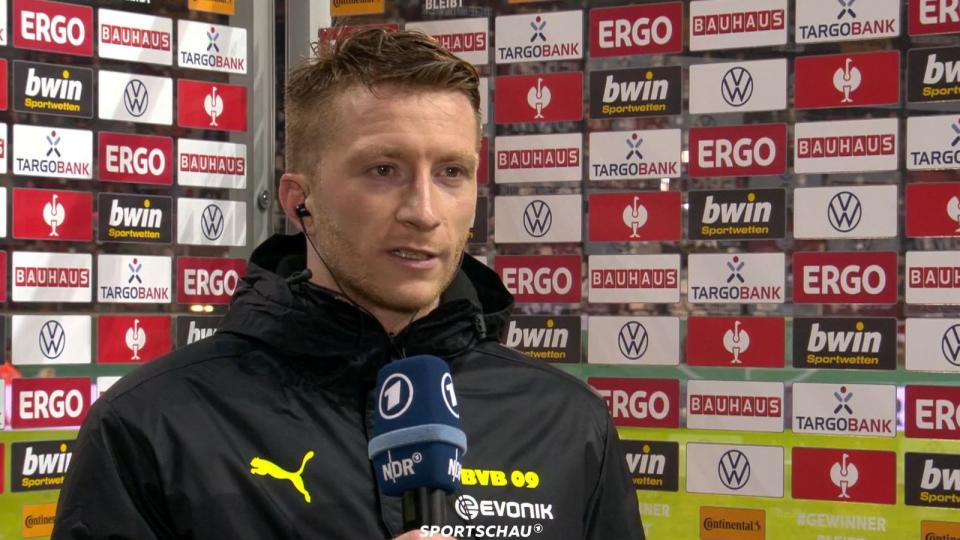 Marco Reus lieferte sich nach der BVB-Niederlage im Pokal ein Wortgefecht mit ARD-Reporterin Valeska Homburg. (Bild: ARD)