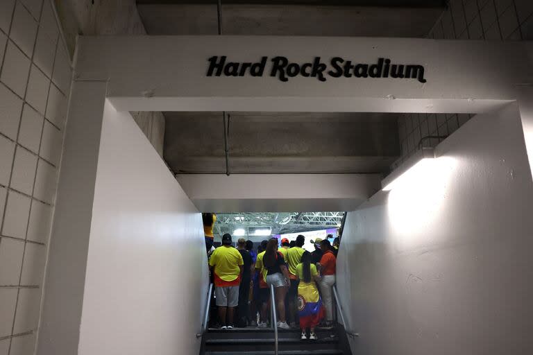 Un pasillo del Hard Rock Stadium.