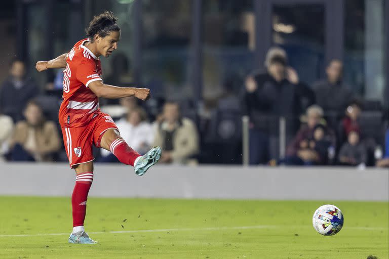 Flabián Londoño Bedoya fue titular en el último amistoso de River; Demichelis lo tiene en cuenta