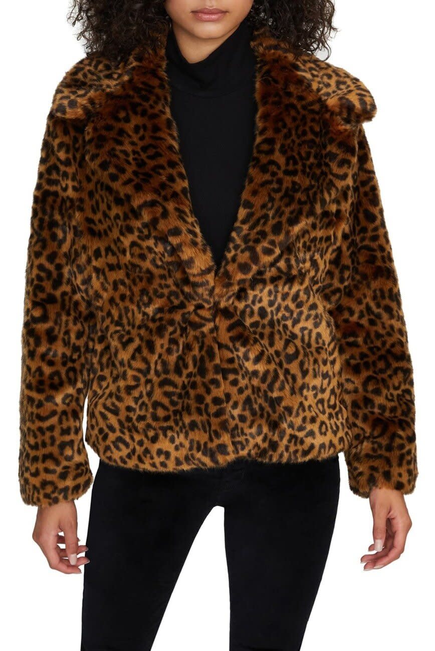 This jacket comes in sizes XS to XL. <a href="https://fave.co/33ZhEeb" target="_blank" rel="noopener noreferrer">Find it for $50 at Nordstrom Rack</a>.