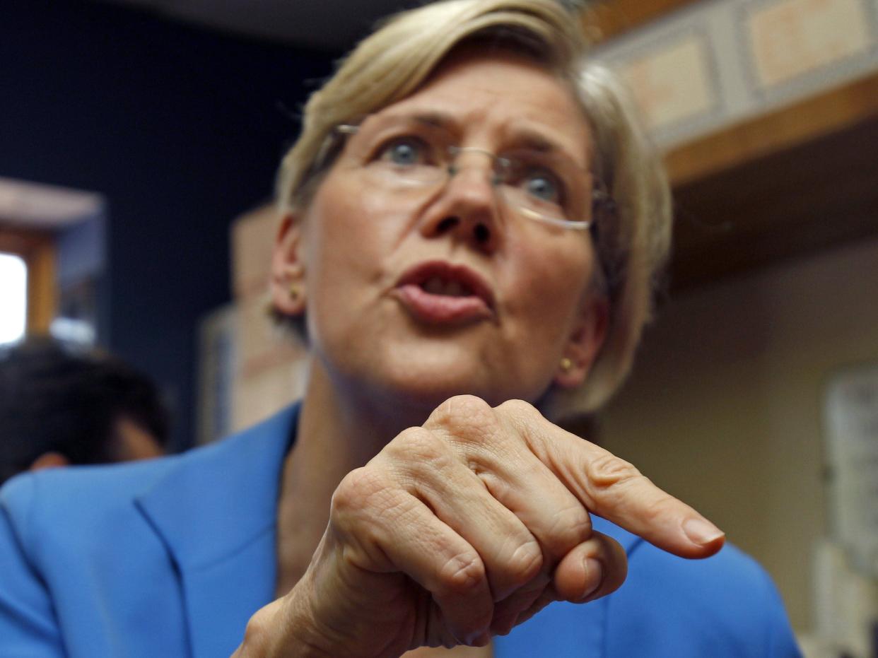 Elizabeth Warren pointing