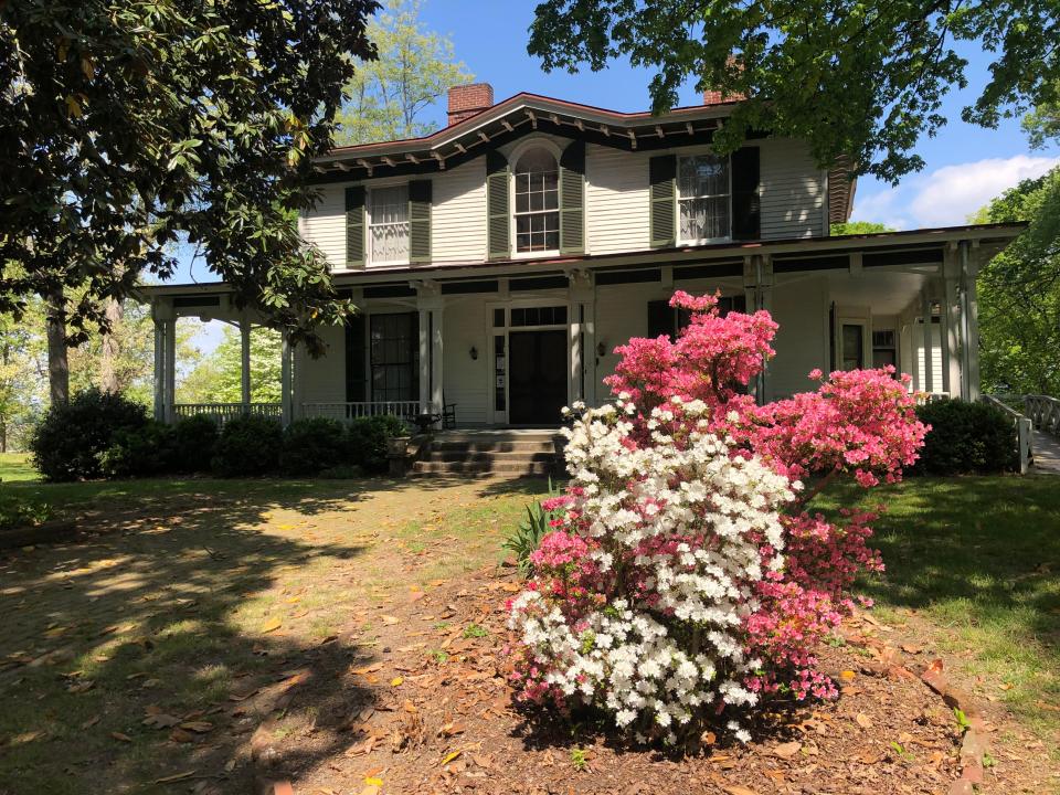 For the annual “Dinner in the Dogwoods” event this weekend, Mabry-Hazen House director Patrick Hollis will offer up delectable regional cuisine, with dessert by Small Comforts Kitchen.