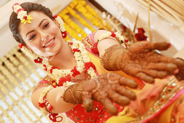 40 Simple & Easy Mehendi Designs for Brides